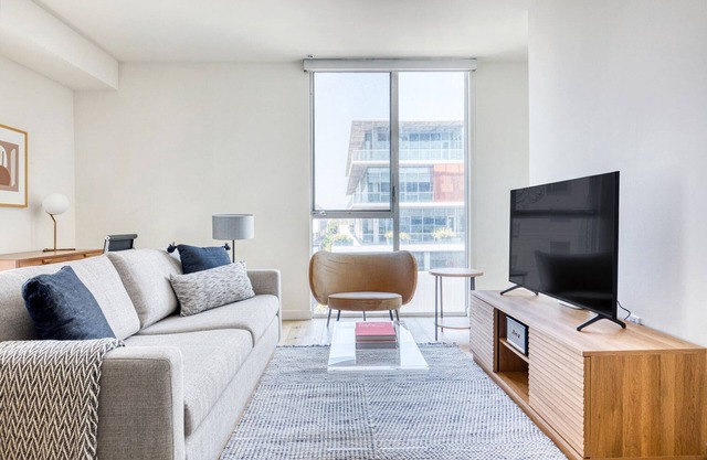 Premium West Hollywood 1BR w/BBQ, Pool, Gym, W/D near TJ, by Blueground