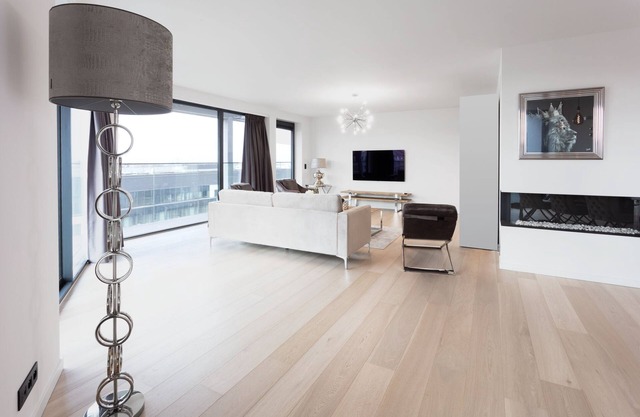 Prestigious exceptional 360 ° Panorama apartment in a new luxurious building
