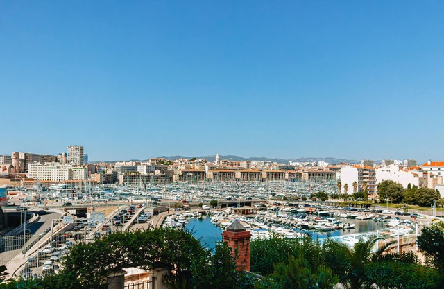 Prestigious T4 in rue Sainte by Maison Galante