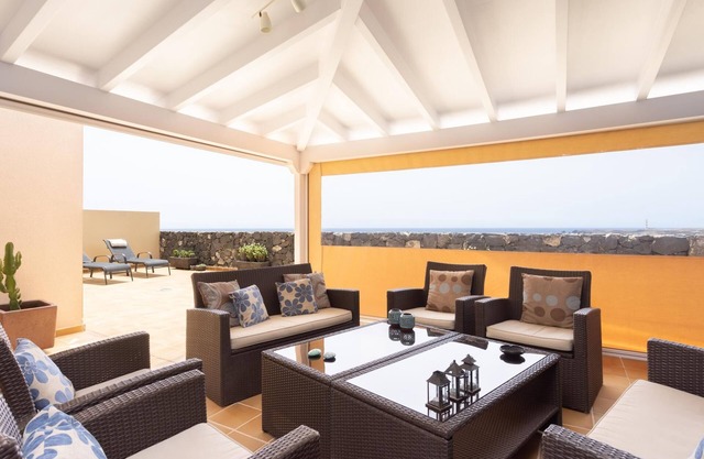 Pretty 3 bedroom property on beach - PORÍS 10