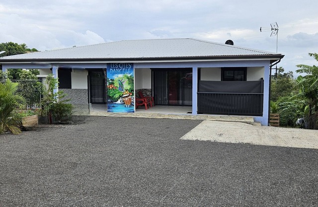 Pretty apartment with shared swimming pool less than 1km from the sea