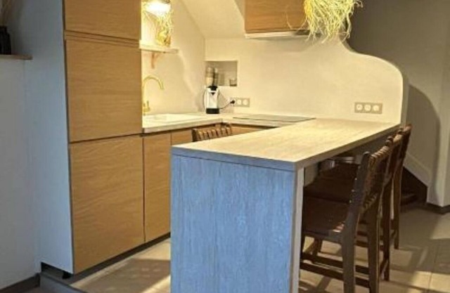 Pretty house 5 minutes from station & town center