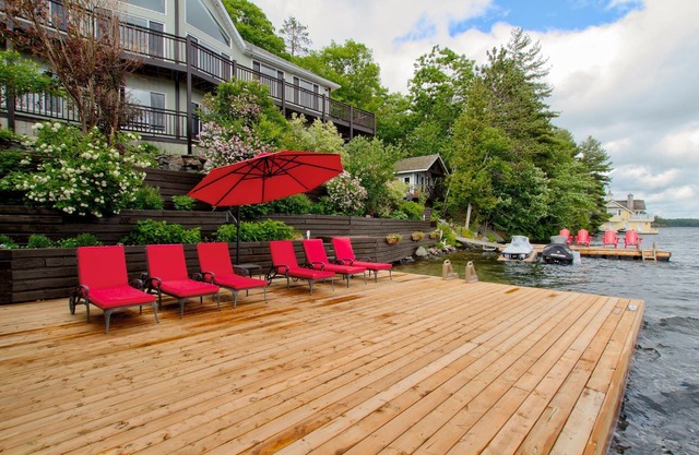 Priceless views at this 6 bed, 5 bath Cottage + 1 bed Bunkie