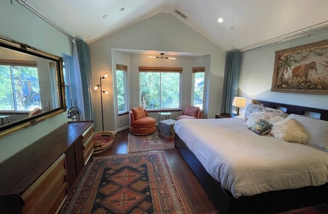 Primary Bedroom: luxury home-pool, hot tub & more!