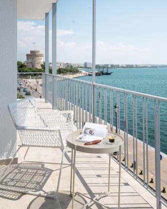Primavera Seafront apt by halu! next to White Tower