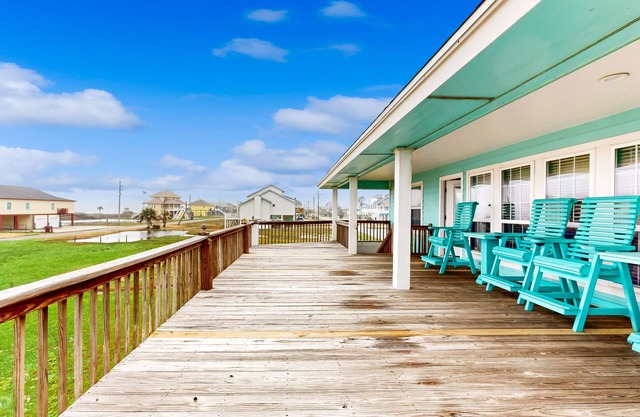 Prime | Gulf Views | Large Deck | Pet Paradise