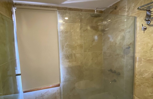 Prime location , amazing view to the lake !