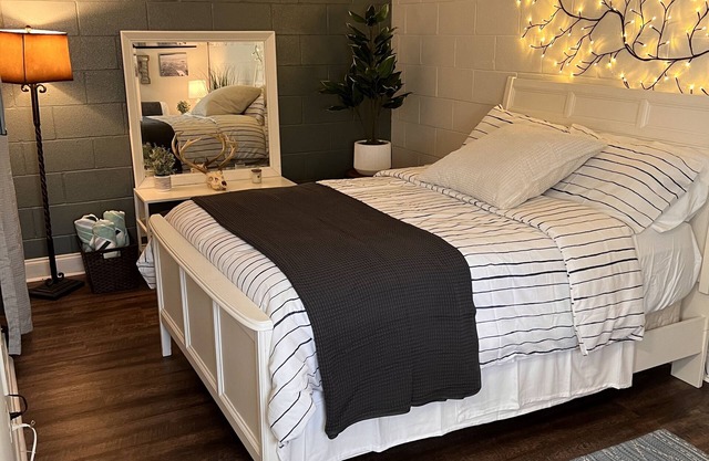 PRIME location - only 8min to town.