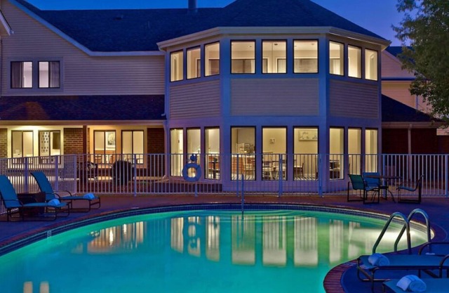 Prime Location! Pet-friendly Property, with Onsite Pool, Free Parking