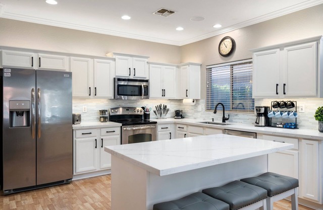 Prime Location, W/Movie Room, Air Hockey, Close to Food & Entertainment!