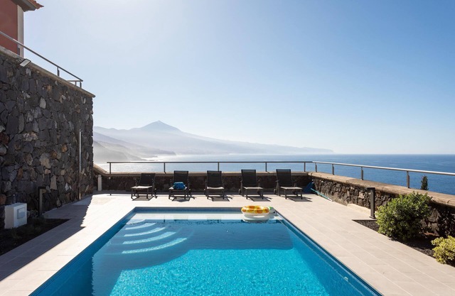 Prime Sea and Mountain views Home with pool