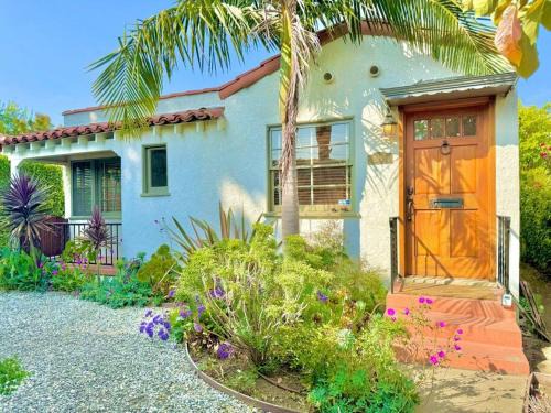 Prime West Los Angeles 4 Bedroom 2 Bathroom House
