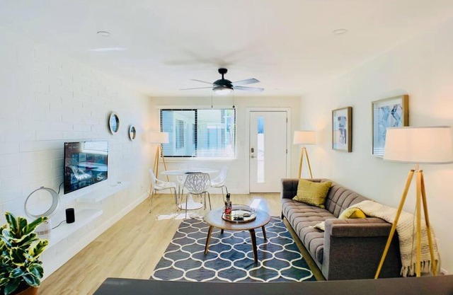 Primo Old Town Location w/Heated Pool