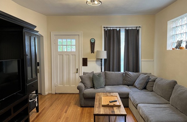 Princeton Heights House & Yard Stylish~Safe~Walkable