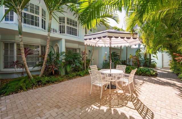 Pristine Beach Hideaway steps from the Beach in Delray Beach