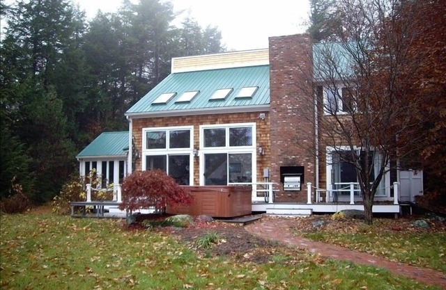 PRISTINE SUNSET LAKE-200' FRONTAGE private dock