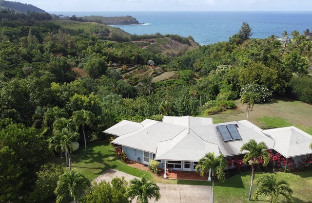Privacy, Beach, Hot Tub and Ocean Views. TVNC#4284
