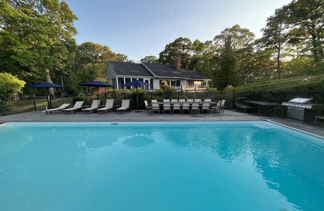 PRIVACY & RELAXATION ON MARTHA'S VINEYARD