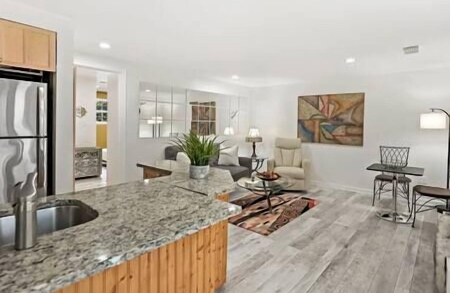 Private 1 Bdrm Bsmt Appt 20m DC 5m Dulles 2m Metro