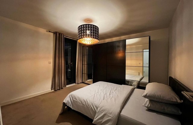 Private 1-Bed Apartment Close to Canary Wharf, East London