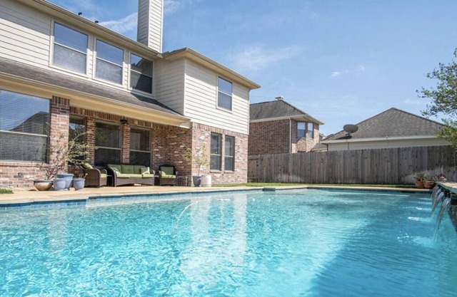 Private 10 feet deep Pool VERY spacious beautiful 4 bedroom house