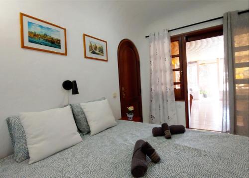 Private 2-Bedroom Bungalow with Terrace in Bahía Feliz