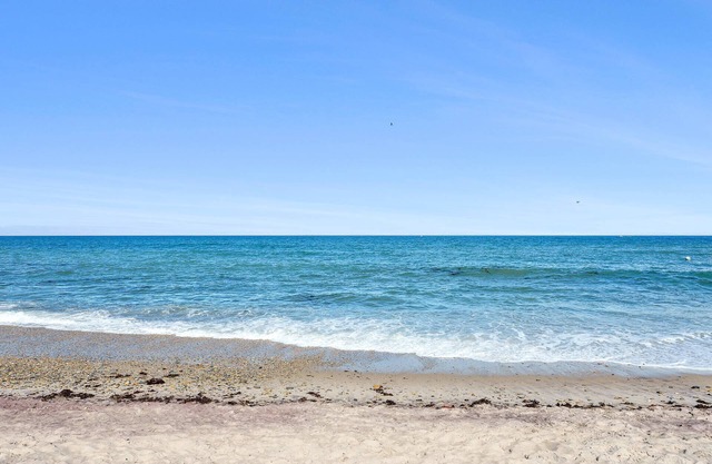 Private Beach access 4 bedroom house in the beautiful Culloden neighborhood