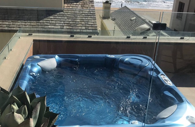 PRIVATE BEACH LIVING IN SEAL/HUNTINGTON BCH AREA-50' FROM SAND