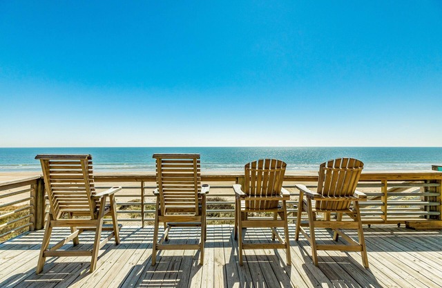 Private Beachfront 4BR | Spacious | Sleeps 16