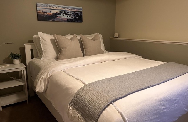 Private Bright & Beautiful 2 Bedroom Suite