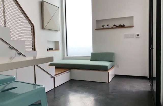 Private, Clean LOFT w PRIVATE COURTYARD/ENTRANCE in Venice Beach w Kitchen