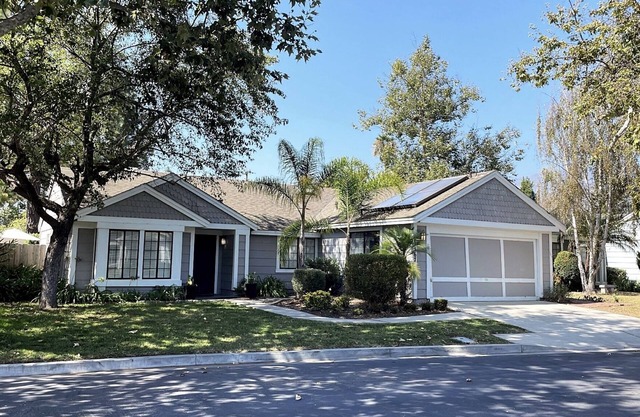 Private community Home, near to Beach and steps to pvt. community pool!