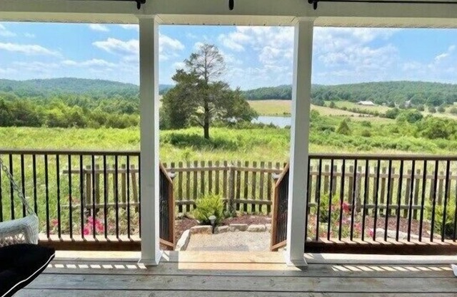 Private Cottage, King Bed, Kitchenette, Views for mile, Bon Fire, Hike, Fish