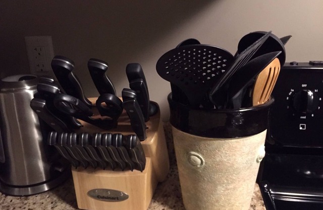 Private & Cozy Suite: Quiet yet close to Transit & Highways, Sleeps 4!