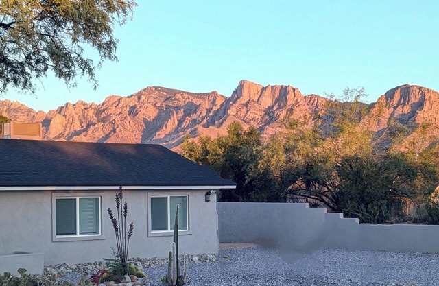 Private Desert Retreat with Oro Valley Mountain Views – Near Hiking & Golf