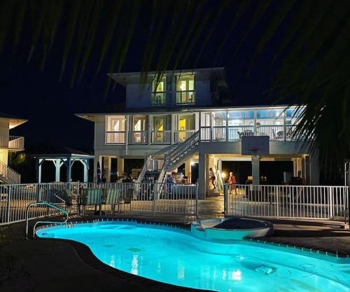 Private Estate Pool Ocean View 20 minutes to Key West