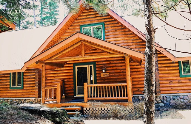 Private Executive Lakefront Log Cabin Lodge overlooking Little St. Germain Lake