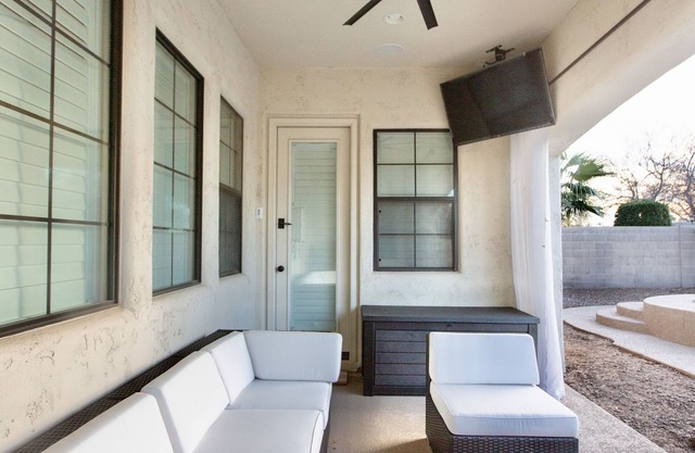 Private Gated 5bdrm/6bath HEATED Pool & Spa, Gym, Pool Table, Basketball Court