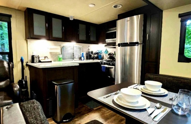 Private Glampsite w/Outdoor Theater & Fire Pit