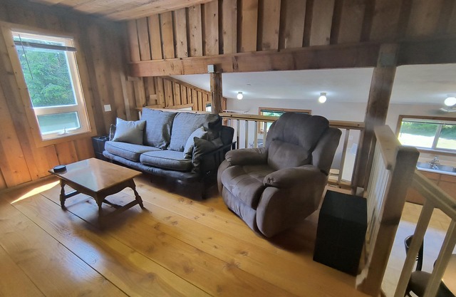 Private Guesthouse on 74 Acres of Forest