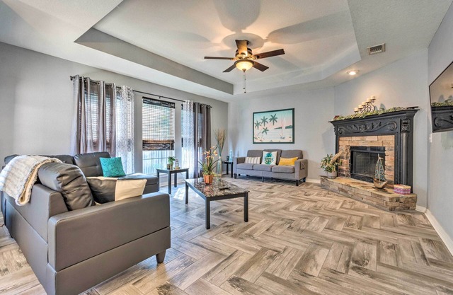 Private Gulf Breeze Gem w/Easy Shore Access!