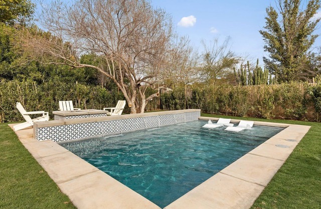 Private Heated Pool and a Fully Stocked Kitchen!