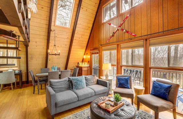 Private Hot Tub: Cabin 1 Mi to Beech Mountain!