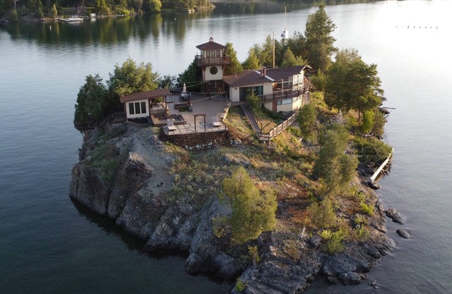 PRIVATE ISLAND RETREAT On Gorgeous Flathead Lake Montana!