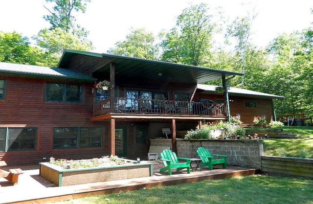 Private Lake Home On the Beautiful Tiger Cat! Pontoon Included With Cabin