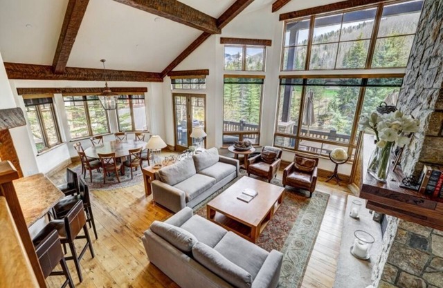 Private, luxury Gore Creek 5BR in Lionshead - hot tub, walk to lift & mtn views!