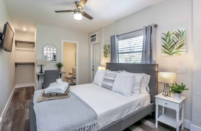 Private Miami Studio - Central Location, WiFi & AC