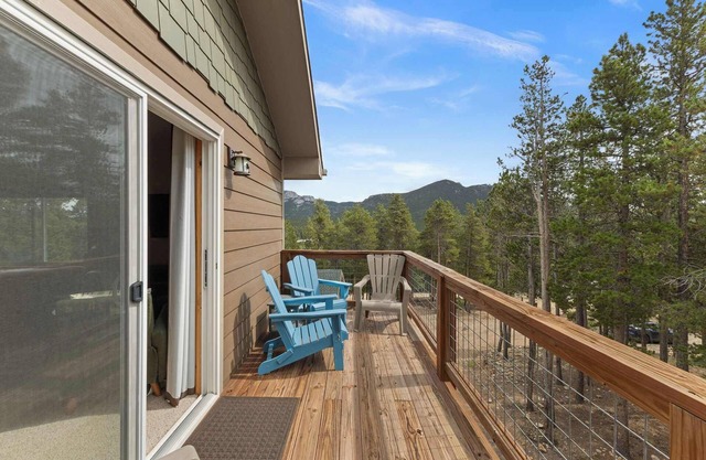 Private Mountain Escape w Hot Tub,Games &Views!