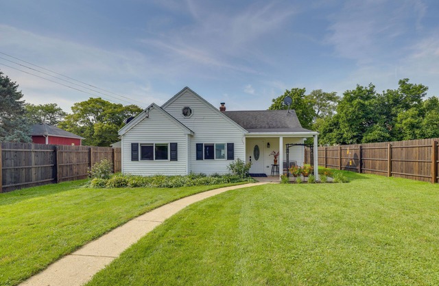 Private Plainfield Retreat w/Gas Grill + Patio