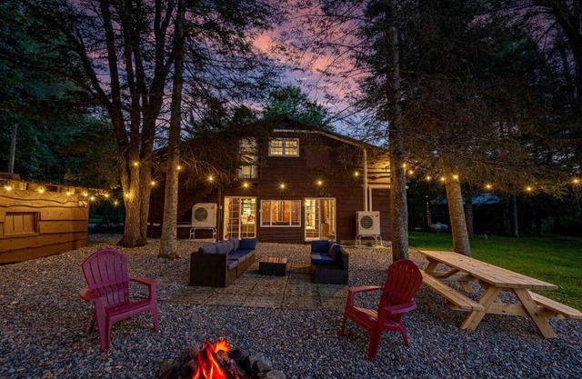 Private Pond! -King Bed -Fire Pit! -Dog Friendly!